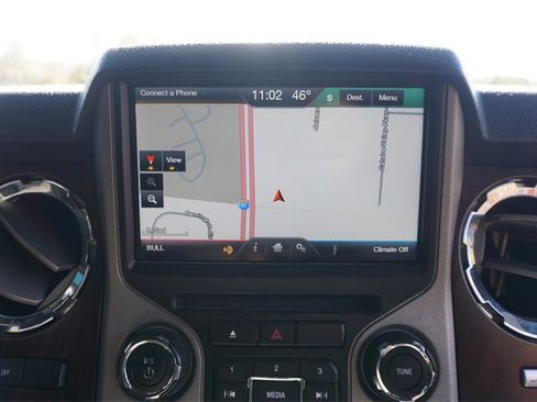 Used 2015 Ford F250 Lariat w/ Lariat Interior Package image 10