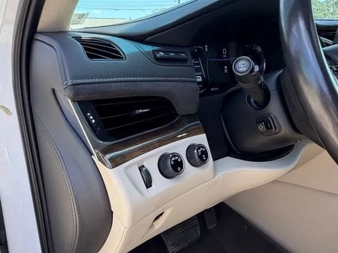Used 2020 Cadillac Escalade ESV Premium Luxury AWD/4WD image 17
