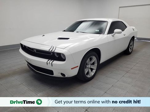 Used 2020 Dodge Challenger SXT RWD image 1