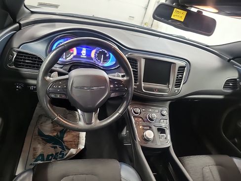 Used 2015 Chrysler 200 S w/ Comfort Group AWD/4WD image 9