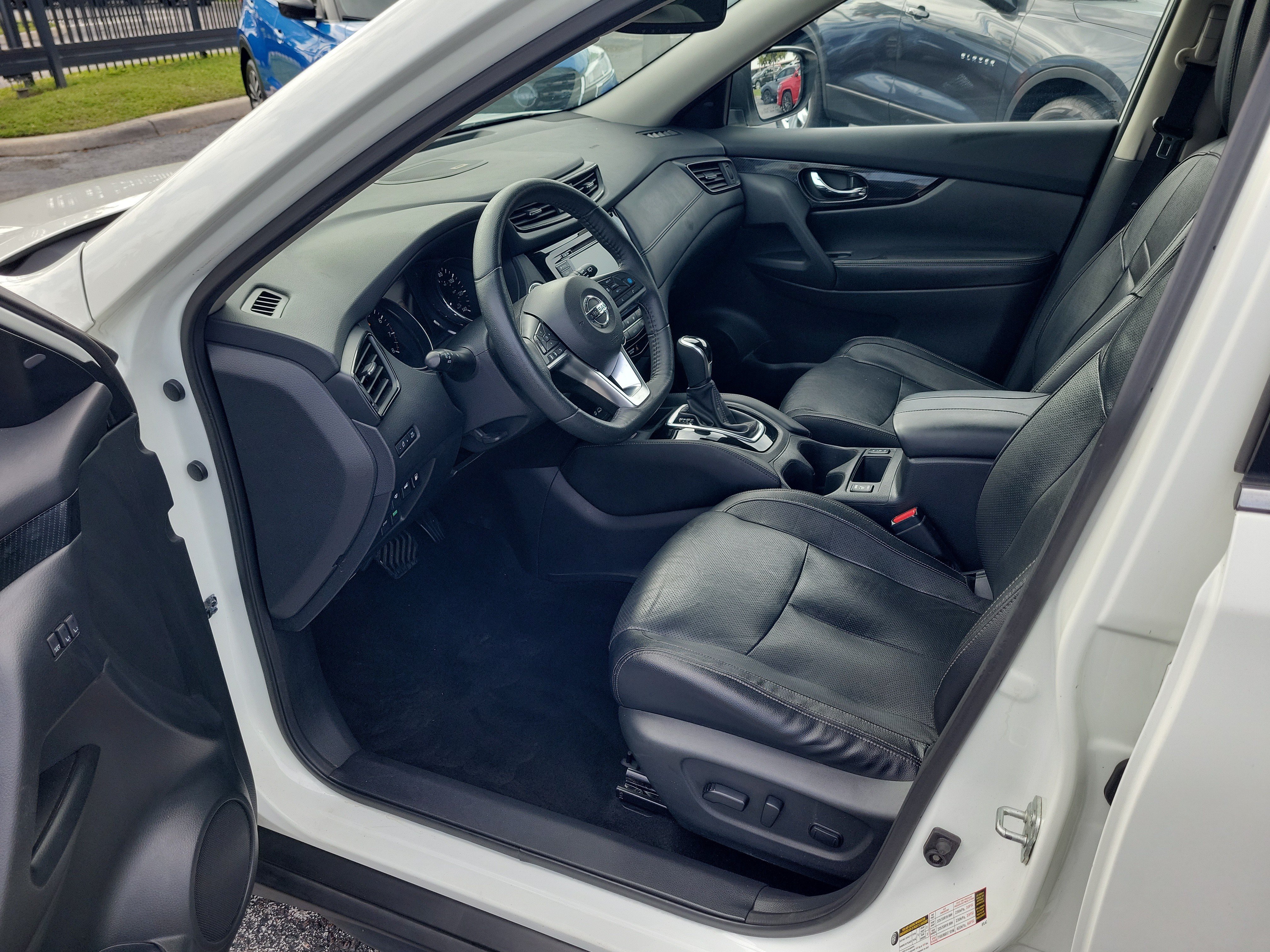 Used 2019 Nissan Rogue SL w/ Premium Package FWD image 12