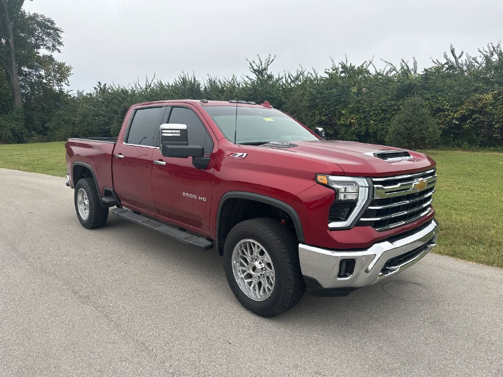 Used 2024 Chevrolet Silverado 2500 LTZ w/ LTZ Convenience Package AWD/4WD image 1