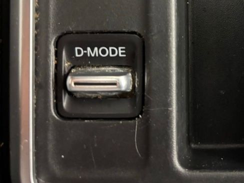 Used 2022 Nissan Pathfinder SV w/ SV Premium Package image 33