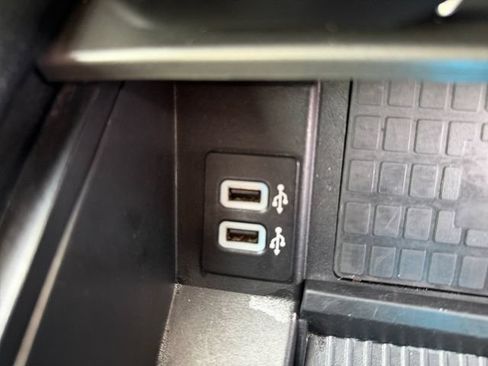 Used 2018 Ford Expedition XLT w/ Equipment Group 202A RWD image 6