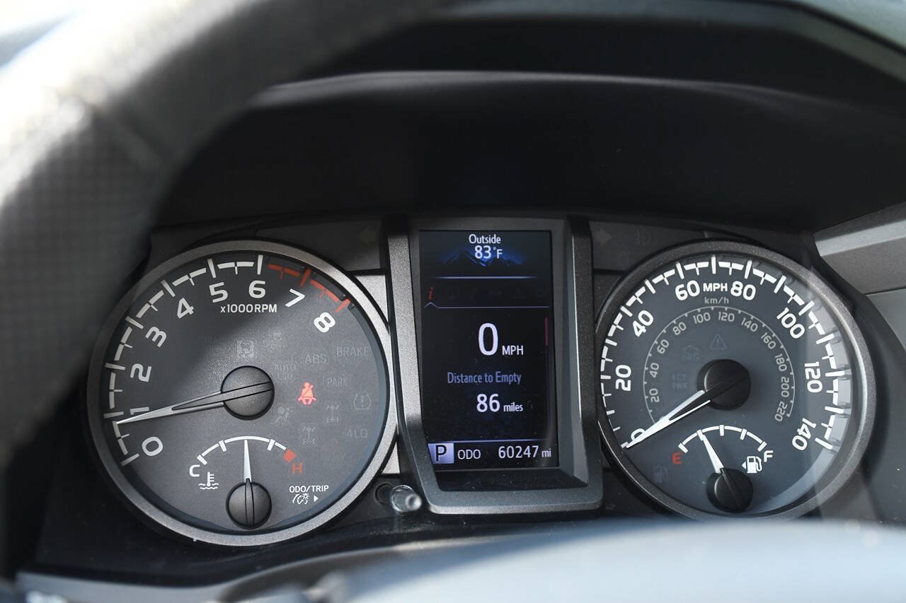 Used 2017 Toyota Tacoma TRD Sport w/ Premium & Technology Package AWD/4WD image 34
