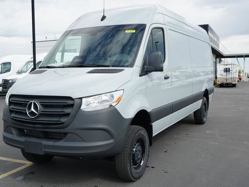 New 2025 Mercedes-Benz Sprinter 2500 image 1