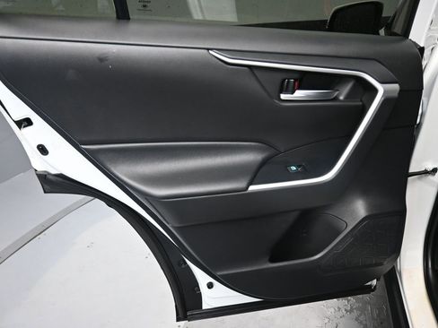 Used 2022 Toyota RAV4 XLE w/ Convenience Package image 26