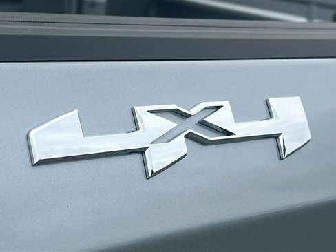 New 2026 GMC Sierra 1500 SLT w/ SLT Premium Package image 9