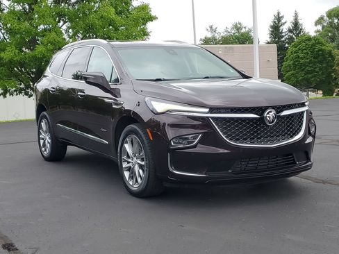 Used 2022 Buick Enclave Avenir w/ Avenir Technology Package AWD/4WD image 2