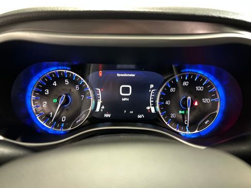 New 2026 Chrysler Pacifica Select image 14