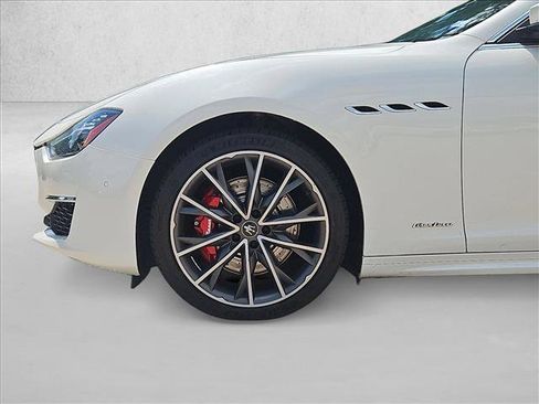 Used 2021 Maserati Ghibli GranLusso RWD image 15