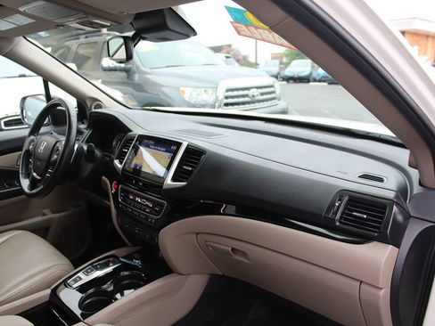 Used 2016 Honda Pilot Touring image 23