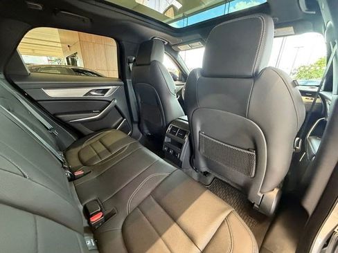 New 2025 Jaguar F-PACE R-Dynamic S AWD/4WD image 17