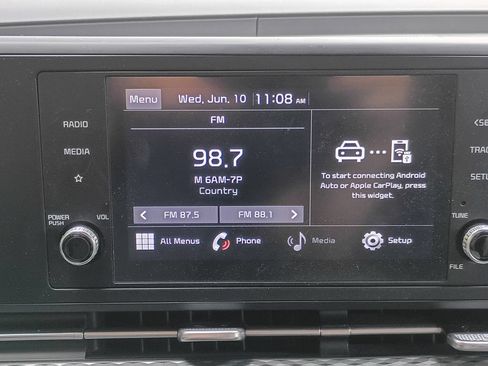 Used 2022 Kia Carnival LX FWD image 17