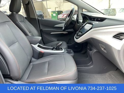 Used 2020 Chevrolet Bolt Premier w/ Infotainment Package FWD image 27