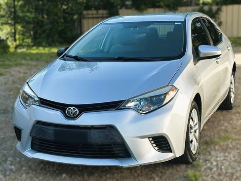 Used 2015 Toyota Corolla LE FWD image 7