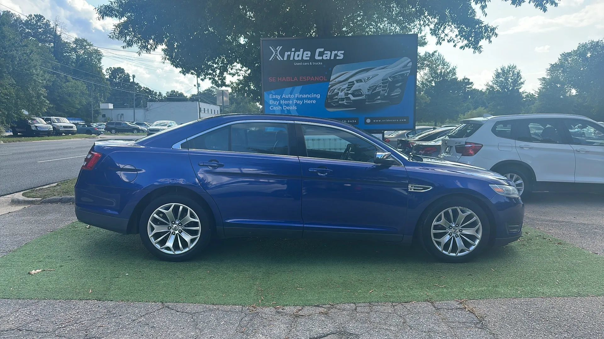 Used 2014 Ford Taurus Limited FWD image 4