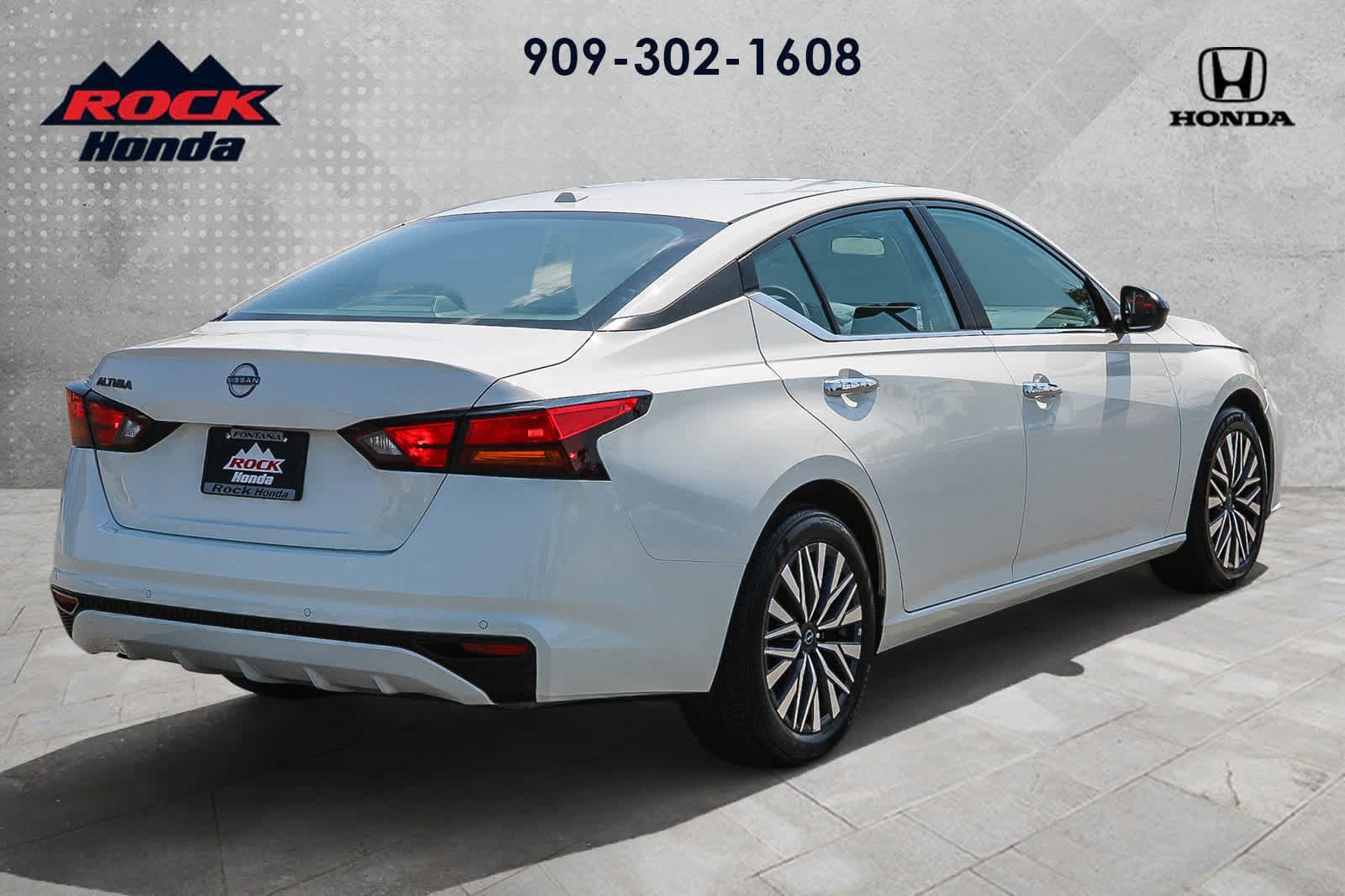 Used 2025 Nissan Altima 2.5 SV FWD image 6