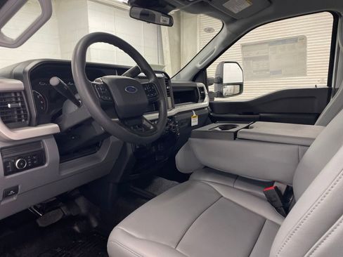 New 2026 Ford F250 XL w/ XL Chrome Package AWD/4WD image 6