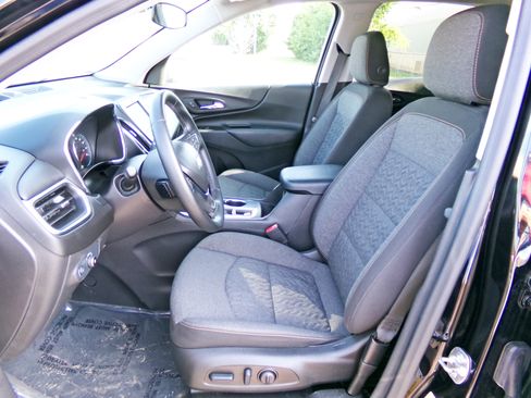 Used 2024 Chevrolet Equinox LT AWD/4WD image 12