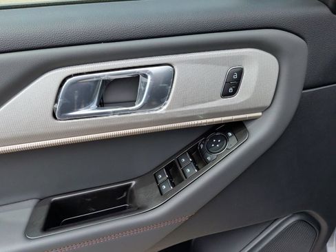 New 2026 Ford Explorer Active w/ Active Comfort Package RWD image 11