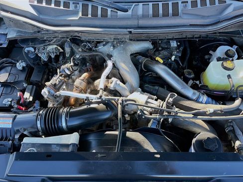 Used 2022 Ford F350 Lariat w/ Chrome Package image 30