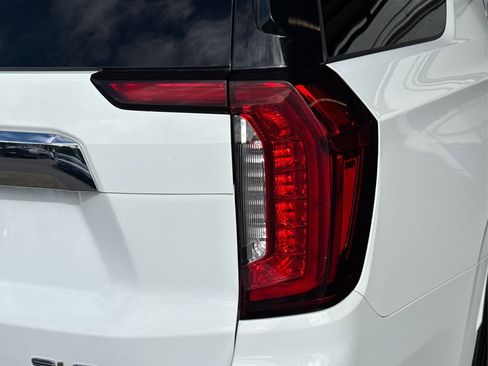 Used 2023 GMC Yukon SLT image 41