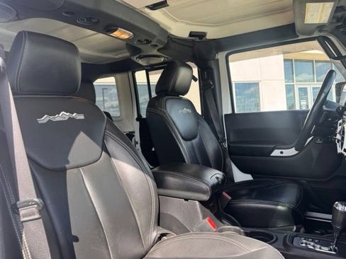 Used 2014 Jeep Wrangler Unlimited Sahara AWD/4WD image 27