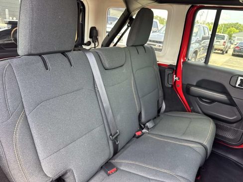 Used 2025 Jeep Wrangler Unlimited Sahara AWD/4WD image 12