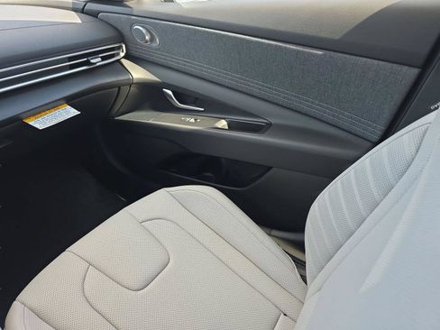 New 2026 Hyundai Elantra Limited FWD image 14