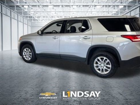 Used 2021 Chevrolet Traverse LS image 7