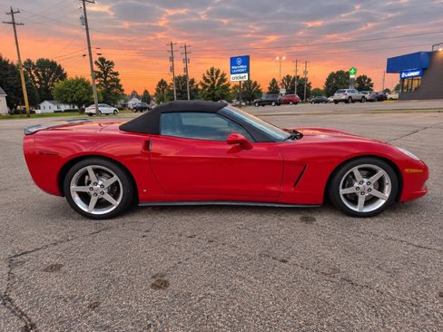 Used 2006 Chevrolet Corvette Convertible w/ Preferred Equipment Group RWD image 3