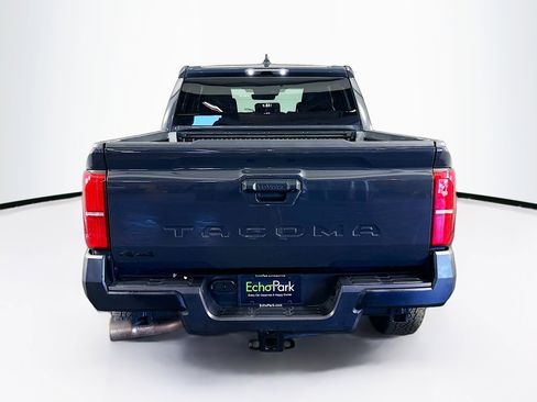 Used 2025 Toyota Tacoma TRD Off-Road image 9