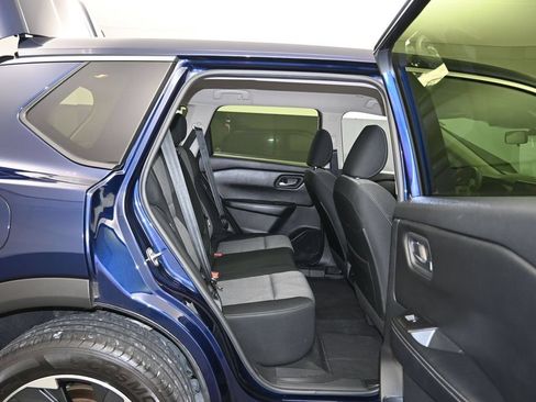 Certified 2024 Nissan Rogue SV FWD image 25