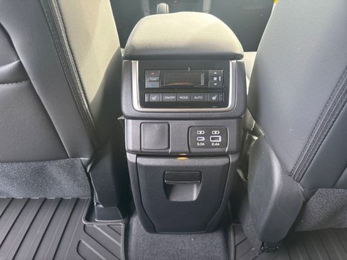 New 2026 Subaru Ascent Limited AWD/4WD image 35