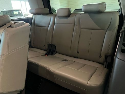 Used 2019 Ford Expedition XLT w/ Equipment Group 202A image 18