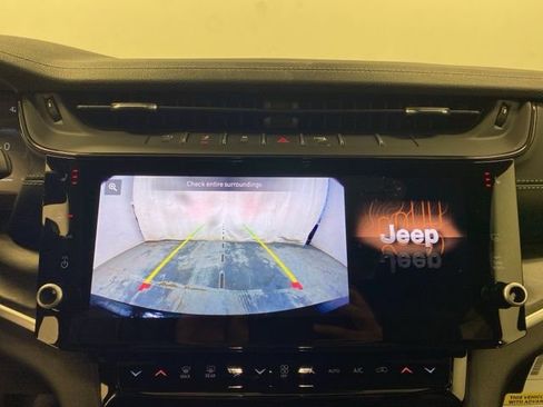 New 2026 Jeep Grand Cherokee Limited w/ Limited Altitude Package AWD/4WD image 14