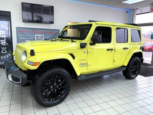 Used 2022 Jeep Wrangler Unlimited Sahara w/ Cold Weather Group image 2