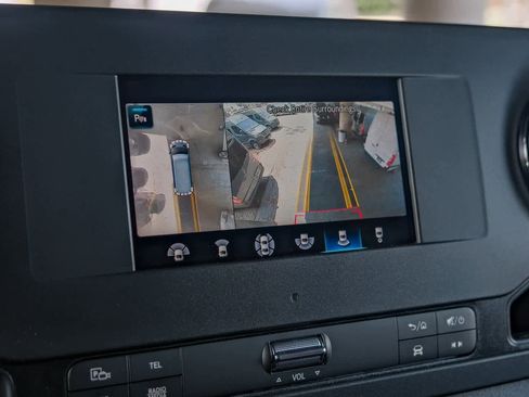 Used 2024 Mercedes-Benz Sprinter 2500 image 27