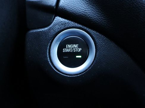 Used 2021 Chevrolet Equinox LT image 32