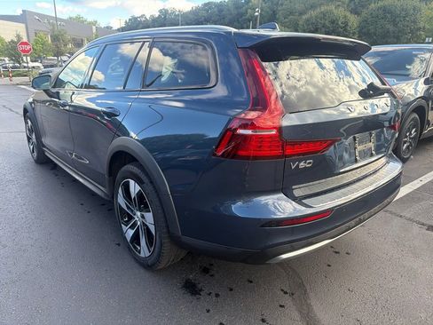 Used 2024 Volvo V60 B5 Cross Country Plus AWD/4WD image 2