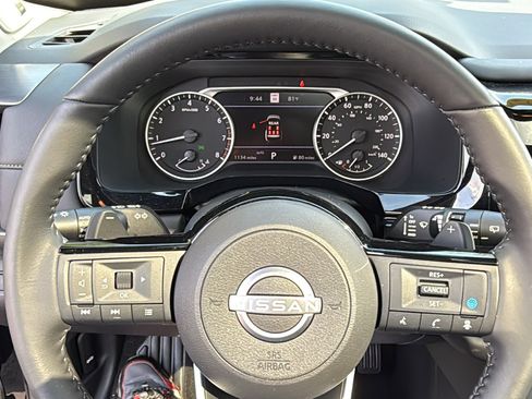 Certified 2025 Nissan Pathfinder SL w/ SL Premium Package image 9