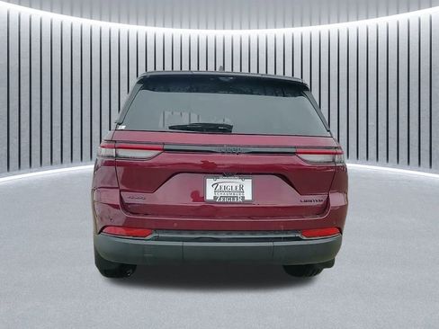 New 2025 Jeep Grand Cherokee Limited w/ Luxury Tech Group II image 10