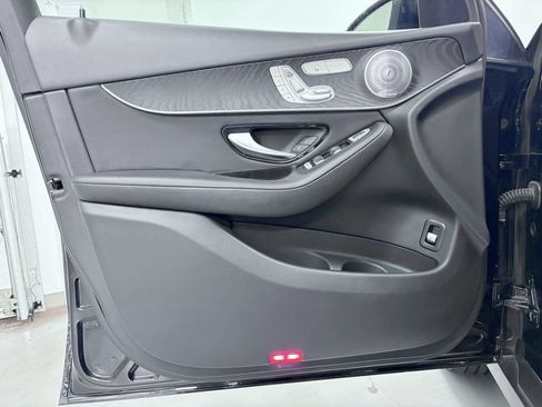 Used 2018 Mercedes-Benz GLC 300 4MATIC image 15