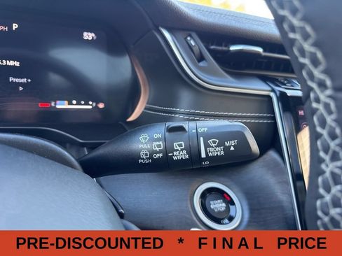 Used 2023 Jeep Grand Cherokee L Limited w/ Black Appearance Package AWD/4WD image 47