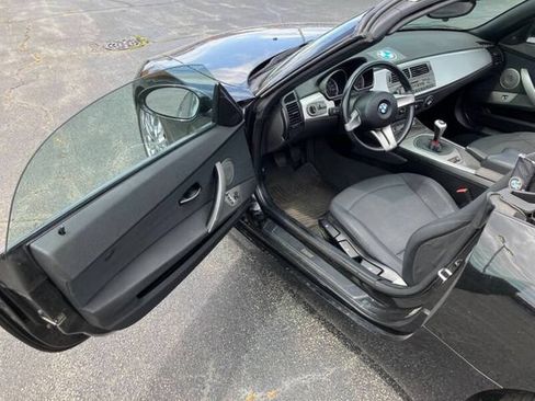 Used 2003 BMW Z4 2.5i RWD image 9