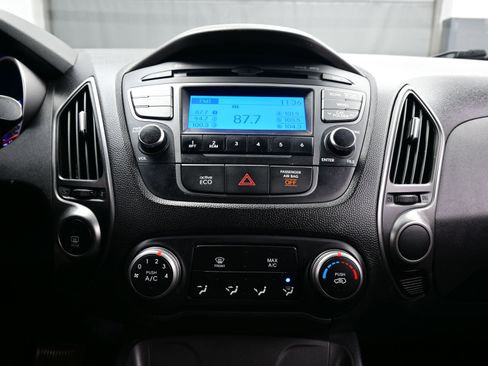 Used 2015 Hyundai Tucson GLS image 18