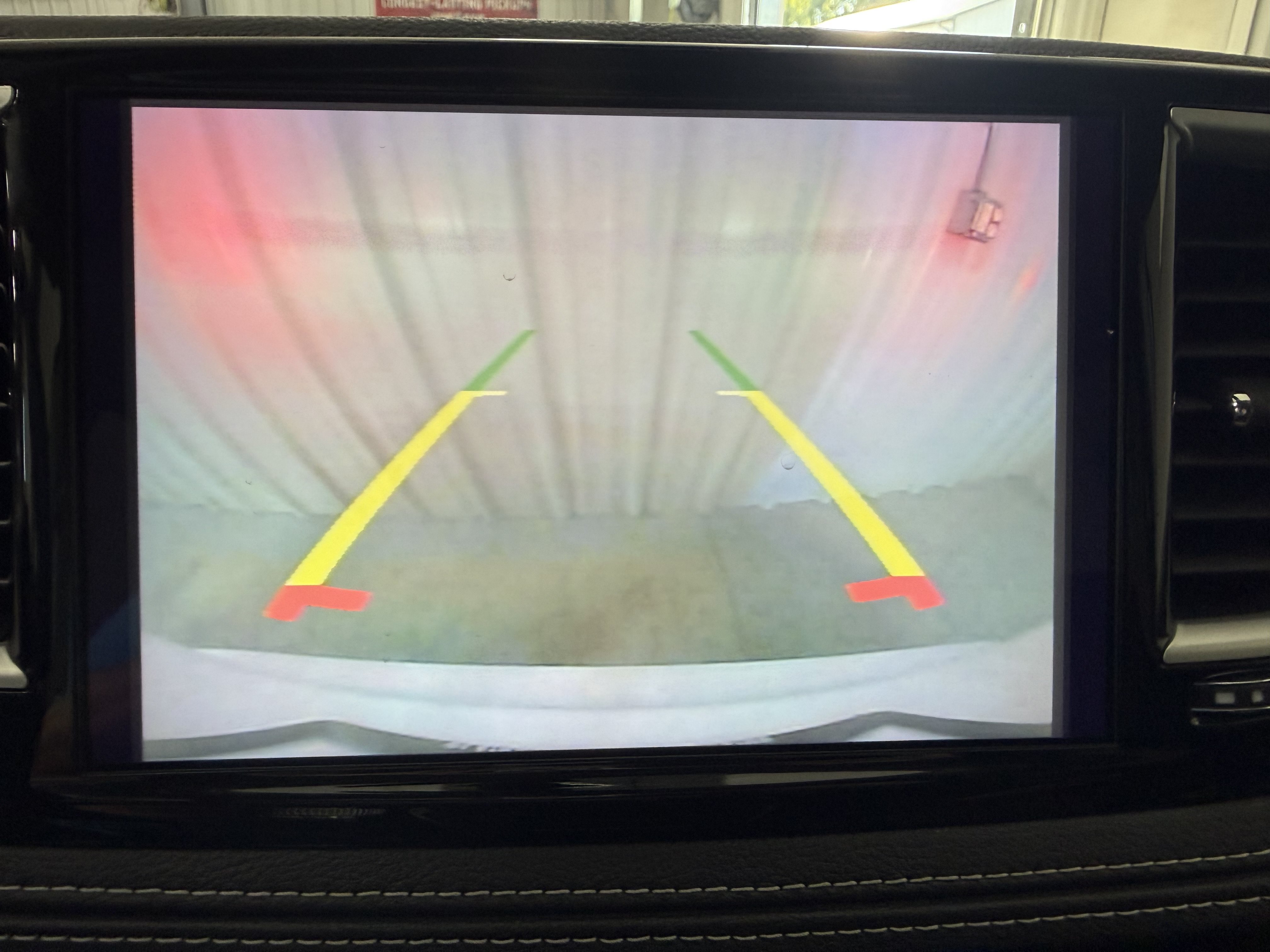 Used 2024 Chrysler Pacifica Touring-L FWD image 10