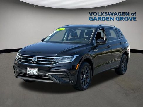 Used 2023 Volkswagen Tiguan SE image 4