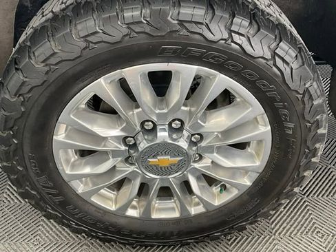 Used 2022 Chevrolet Silverado 2500 High Country w/ Z71 Off-Road Package AWD/4WD image 30